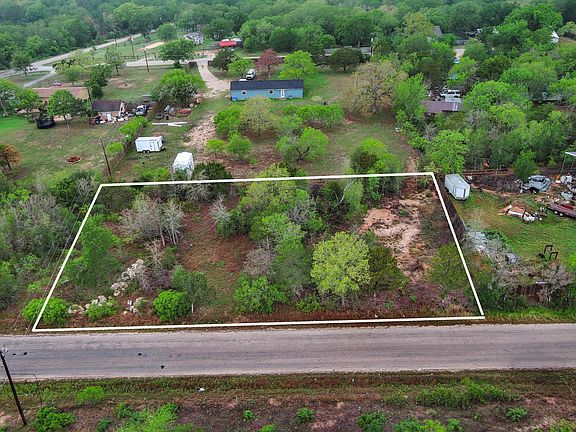 4th image of N Gaines Rd