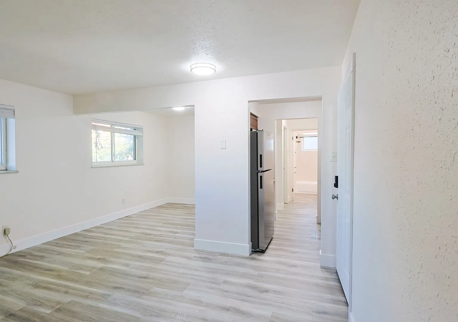 Updated 1 Bed 1 Bath — Photo 4