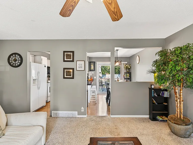 2111 N 141st Ave — Photo 5