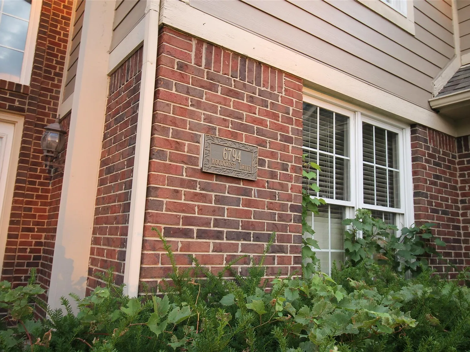 4 bed, 3.5 bath, 2732 sqft, $4,000 — Photo 2