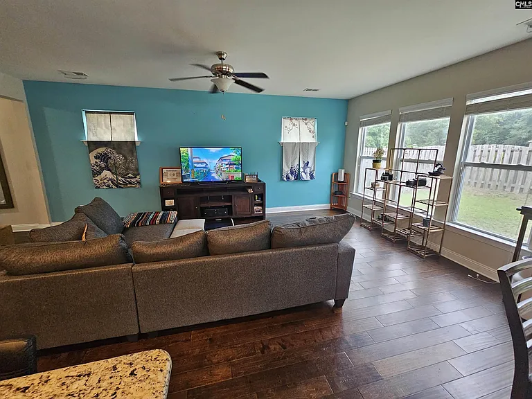 124 Harvest Glen Ln — Photo 6