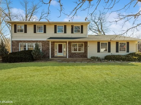 4804 Winnebago Dr, Wonder Lake, IL 60097