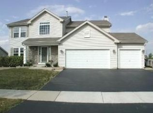 527 Treasure Dr, Oswego, IL 60543