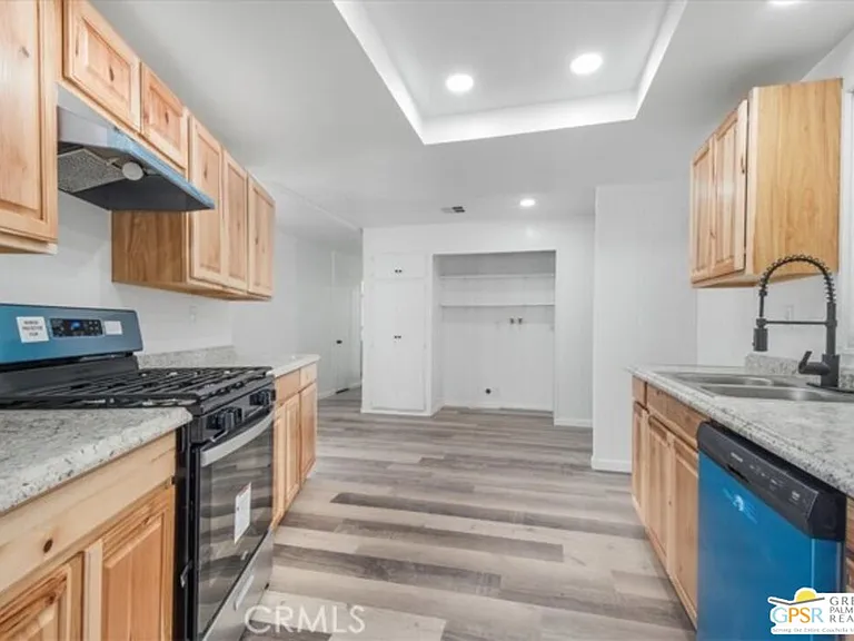38 N Paseo Laredo — Photo 7