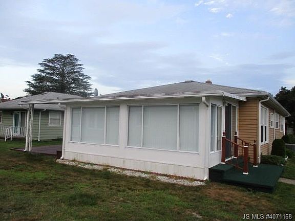 4th image of 271 Port Royal Dr