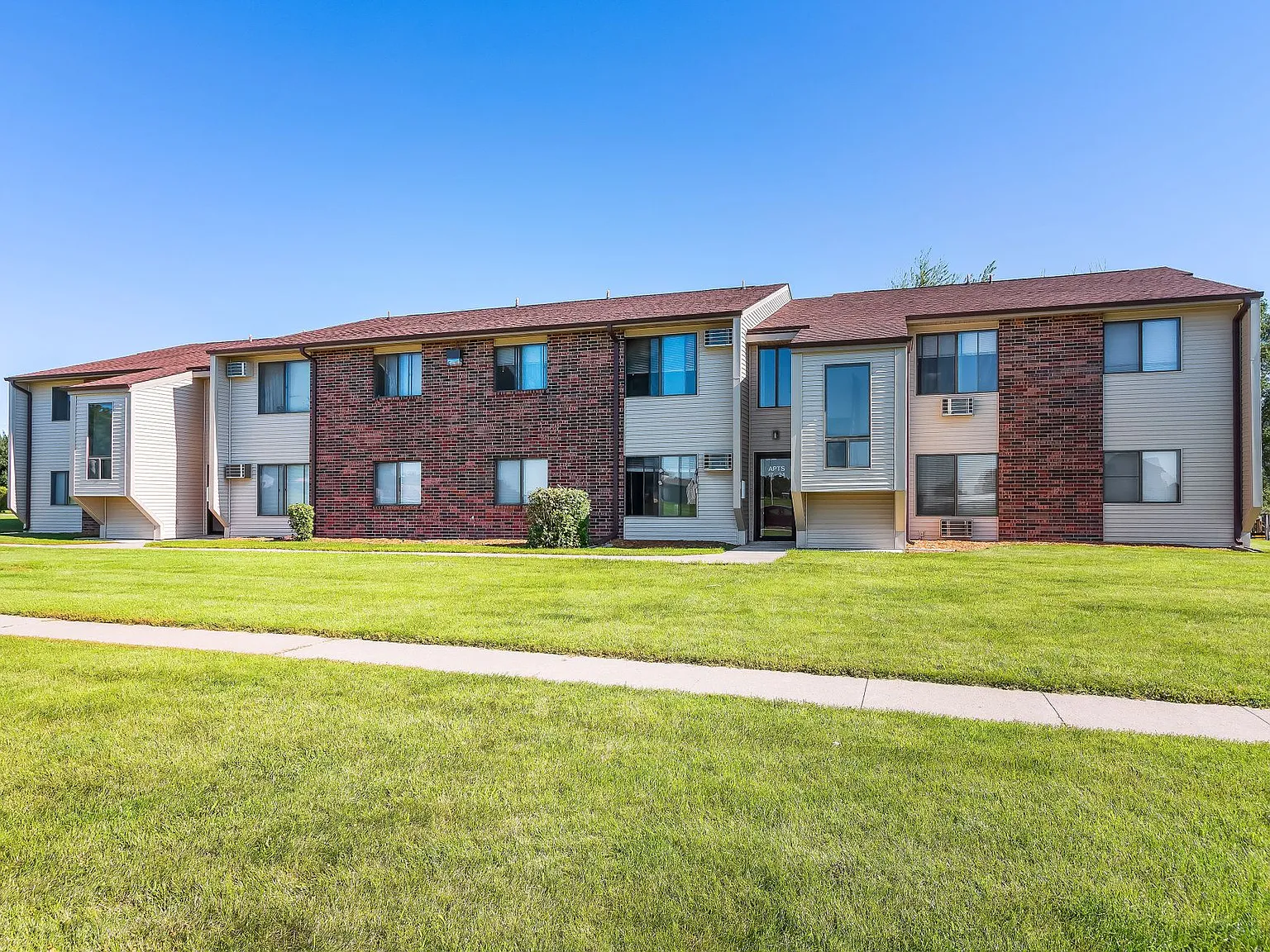 Park Place Apartments — Photo 3
