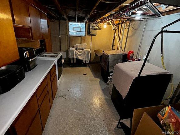 5th image of 24857 Champaign St