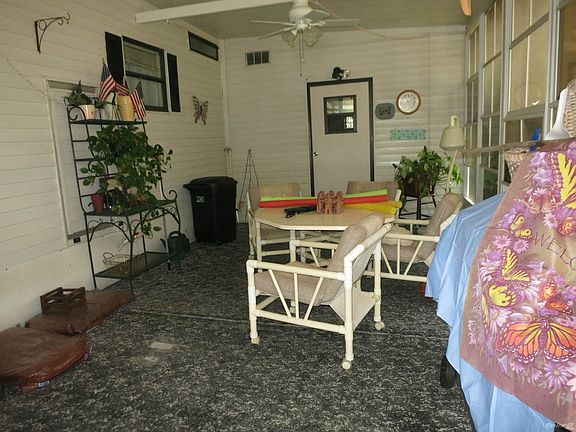 large enclosed screen room