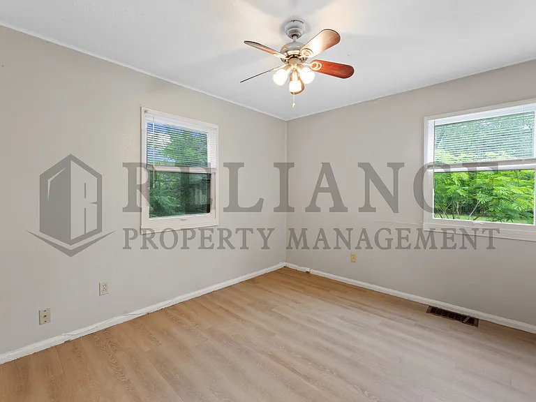2450 N Prince St — Photo 13