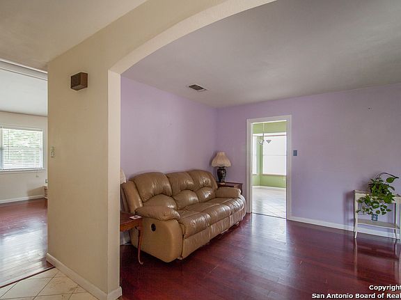 3rd image of 13122 La Ventana St
