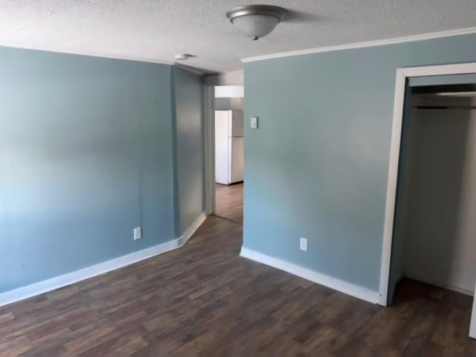 2nd image of 391 Main St APT 2