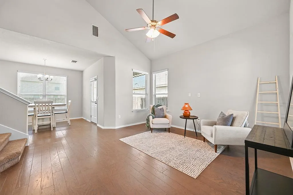 3 bed, 2.5 bath, 1400 sqft, $2,000 — Photo 4