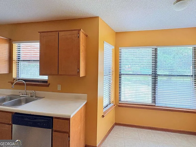 603 Plantation Village Dr — Photo 16