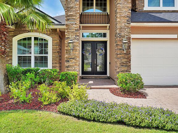 3rd image of 434 Cloisterbane Dr