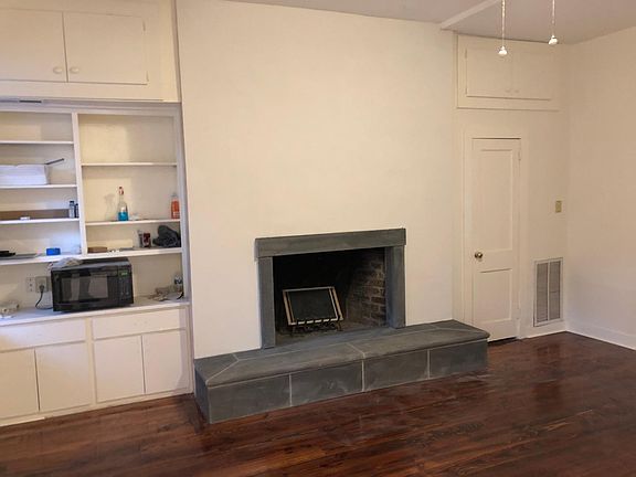 Living Room w fireplace