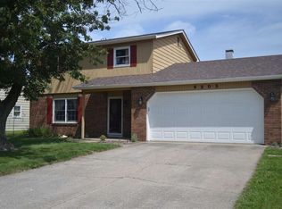 9203 Redfield Dr, Fort Wayne, IN 46819