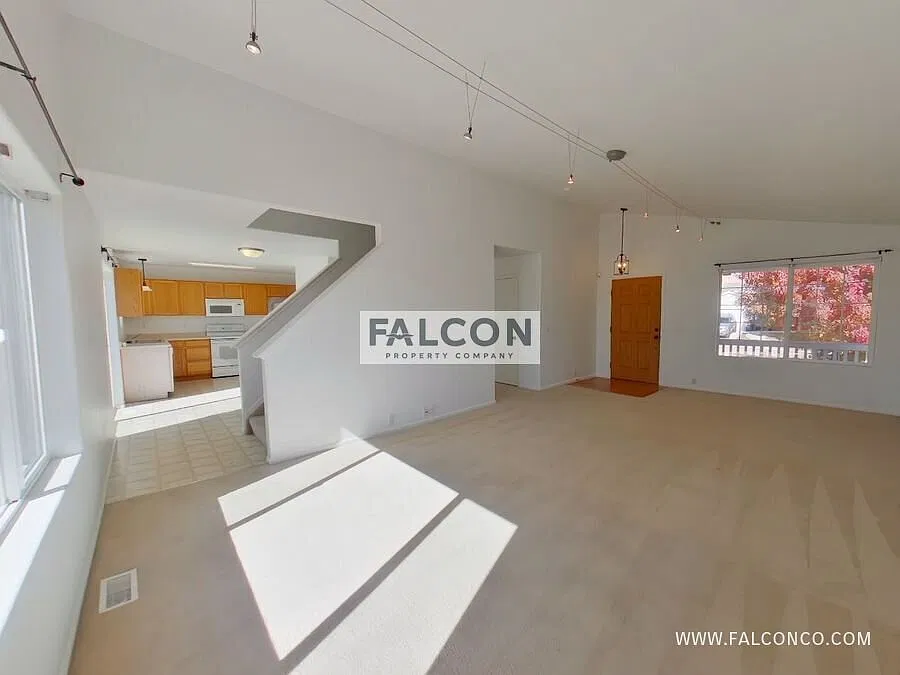 Sensational Home in Stetson Hills! — Photo 4