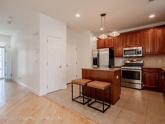 4th image of 98 S Shore Dr #36