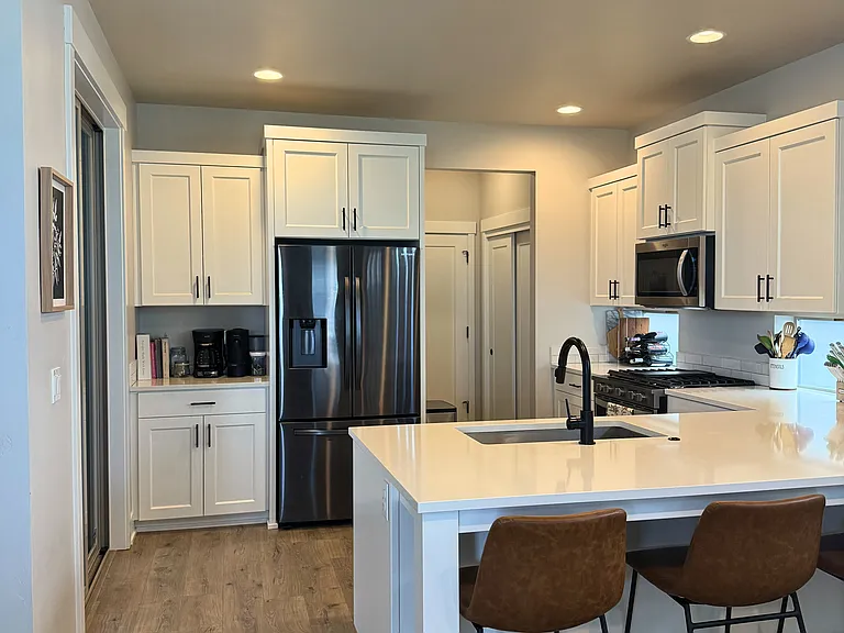 3749 NE Petrosa Ave — Photo 32