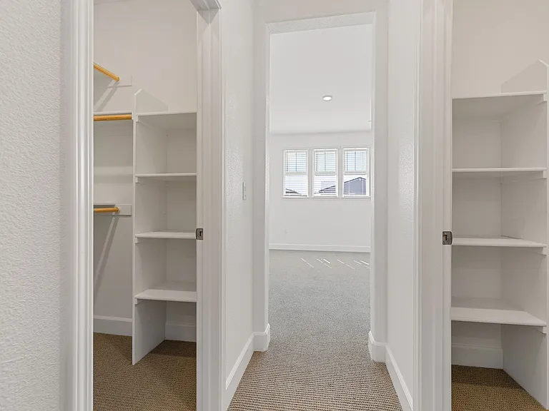 1072 Caraballo Dr — Photo 21