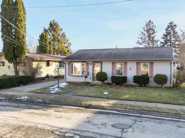 871 Roosevelt St, Menasha, WI 54952