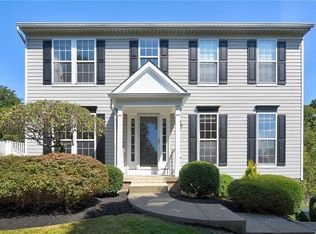 2004 White Oak Ct, Coraopolis, PA 15108