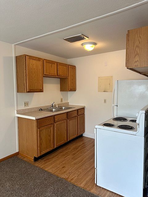 1st image of 1800 Fremont Ave N APT 206