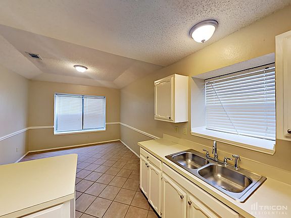 5th image of 1118 Cypress Dr