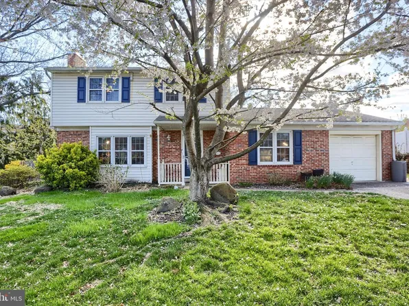 437 Appletree Rd, Camp Hill, PA 17011