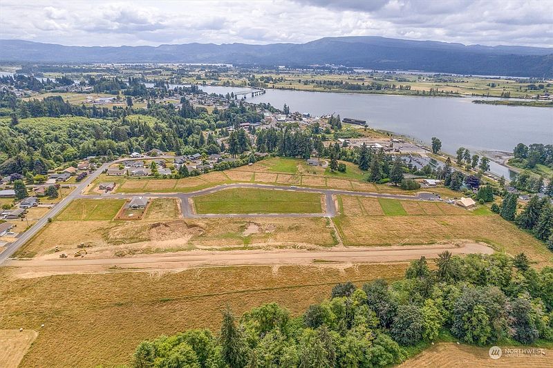 3rd image of 6 Sunnyfield Drive Lot20