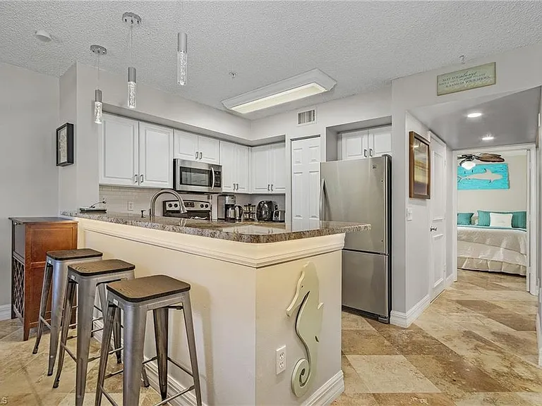 1180 Wildwood Lakes Blvd #208 — Photo 4