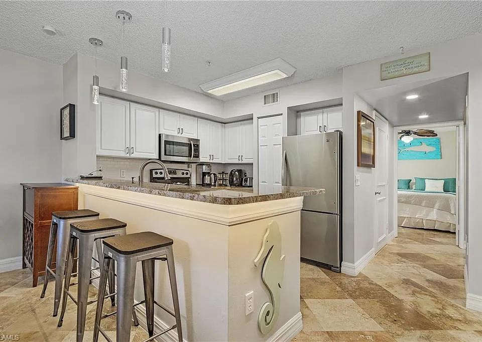 1180 Wildwood Lakes Blvd #208
