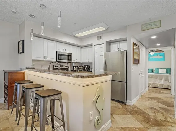 1180 Wildwood Lakes Blvd, Naples, FL
