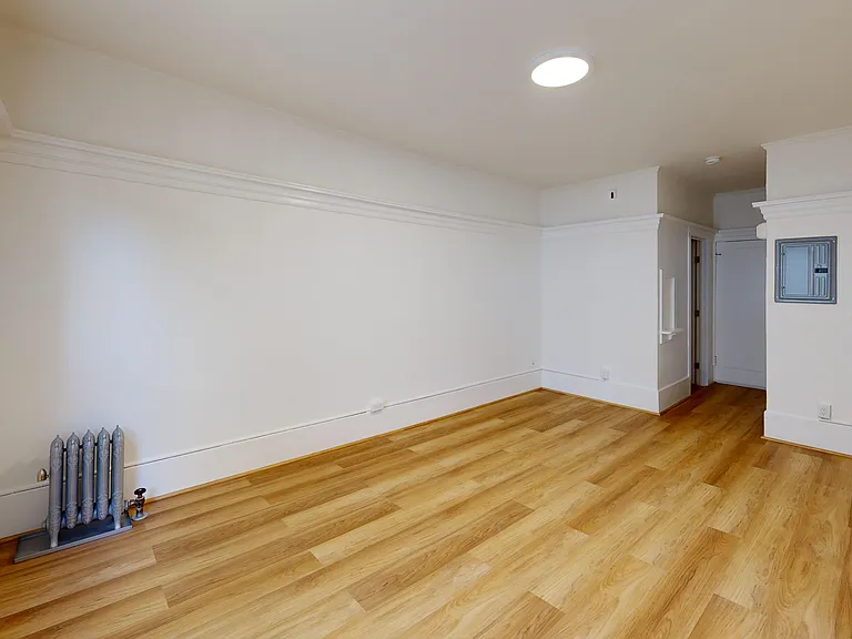 655 Stockton Street — Photo 8