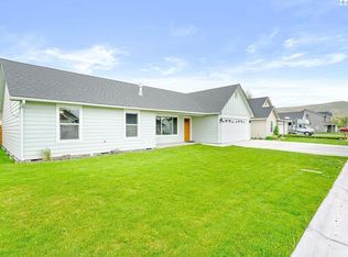 218 Emick Ln, Prosser, WA 99350