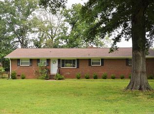 1623 Oak Trail Ln, Charlotte, NC 28216