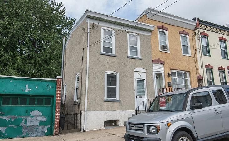 1st image of 206 Jamestown Ave