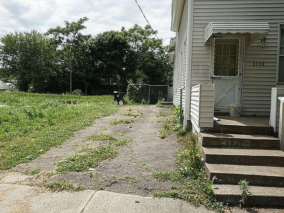 5th image of 3150 W 61st St