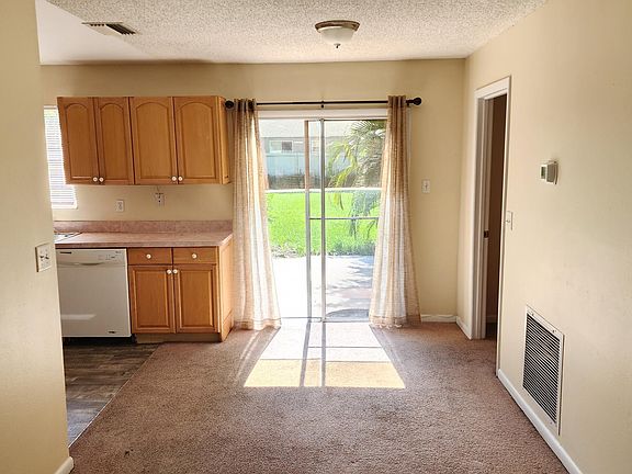 3rd image of 566 NW Marion Avenue
