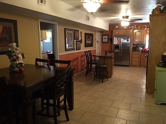 3rd image of 819 N Kelly Ave