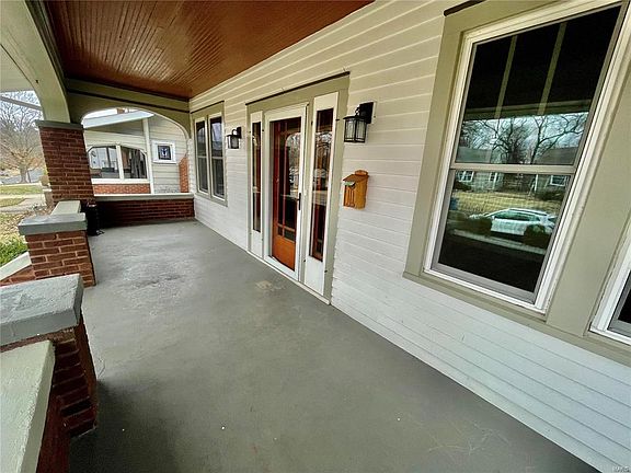 5th image of 16 Halleck Ave