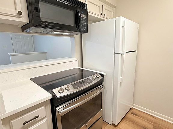 4th image of 5233 Butter Creek Ln #J-2
