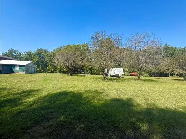 Elk Ave, Saint Marys, WV 26170