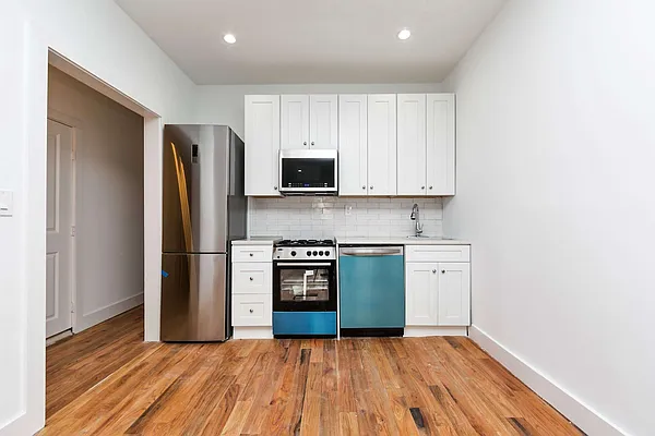 Rented by Massada Home Sales Inc | media 19