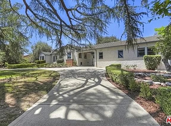 3rd image of 607 Knight Way