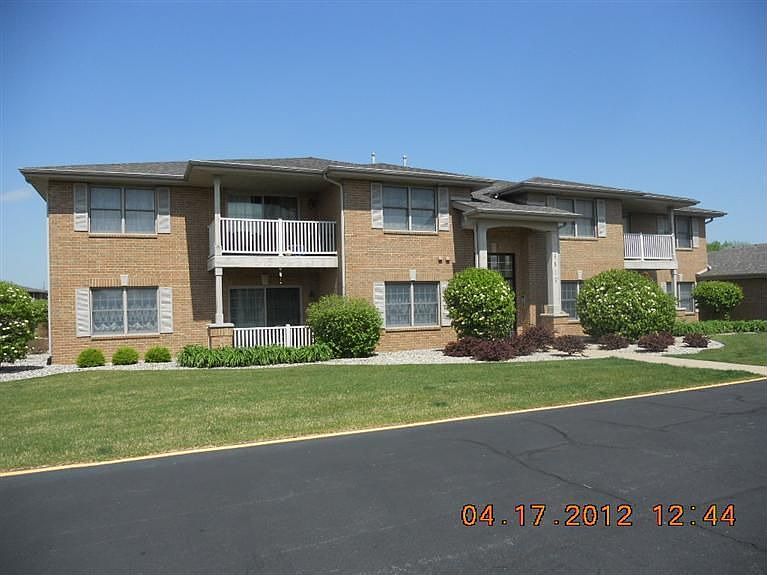 1st image of 9815 Wildwood Ct APT 2D