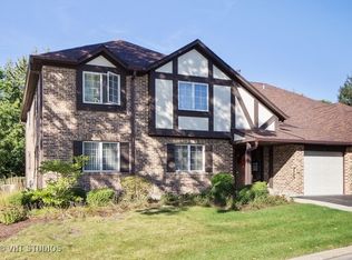 1 Potawatomie Trl, Indian Head Park, IL 60525