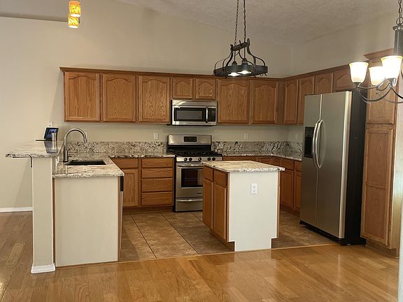 5th image of 7116 Boxwood Ave NE