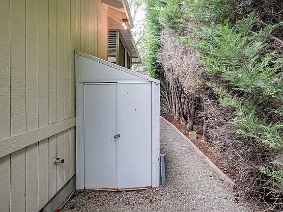 5th image of 1887 Willow Glen Way