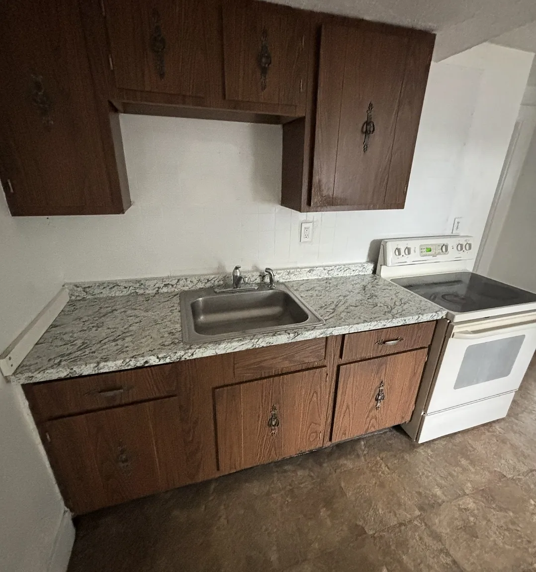 2 bed, 900 sqft, $1,700 — Photo 1